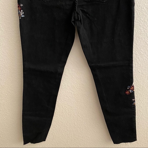 NWT Mossimo sz:6 Black Embroidered Mid-Rise Skinny - Picture 7 of 9